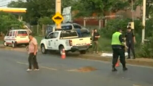 Mujer muere arrollada y conductor de auto se da a la fuga en Luque