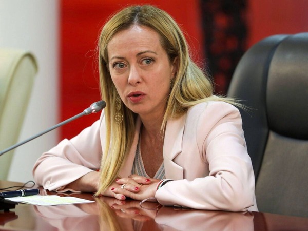 Meloni da por terminada relación sentimental con su pareja y padre de su hija tras filtraciones | 1000 Noticias