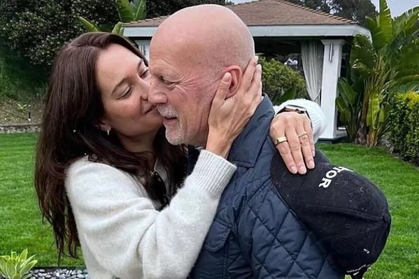 Bruce Willis "ya no es capaz de comunicarse verbalmente", revela una cercana amiga - Megacadena