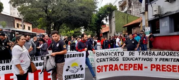 Guardiacárceles podrían iniciar huelga de hambre el lunes - Nacionales - ABC Color