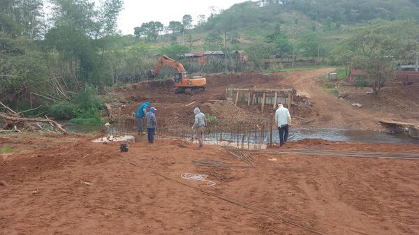 Inicia construcción de puente que conectará pequeñas comunidades de Amambay | 1000 Noticias