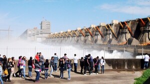 La hidrovía, EBY y caída del peso son temas pendientes con Argentina