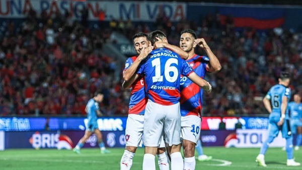 Cerro Porteño golea a Resistencia y mantiene vivo el sueño del título