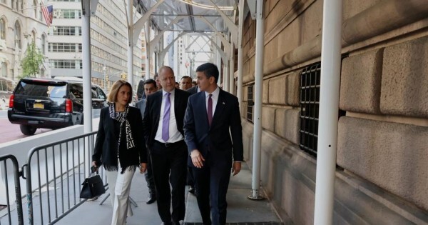 Peña viaja a Washington para acercarse a la Casa Blanca