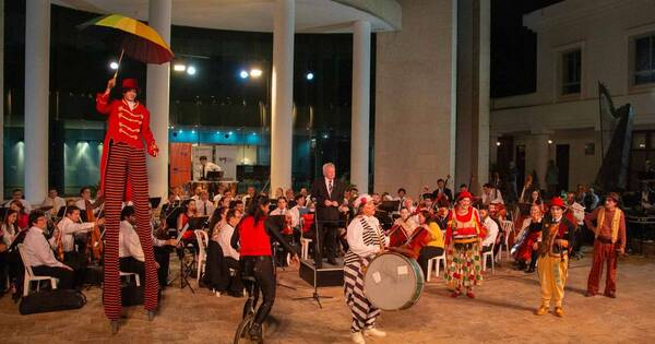 La Nación / “El gran vals”, en la plaza Uruguaya