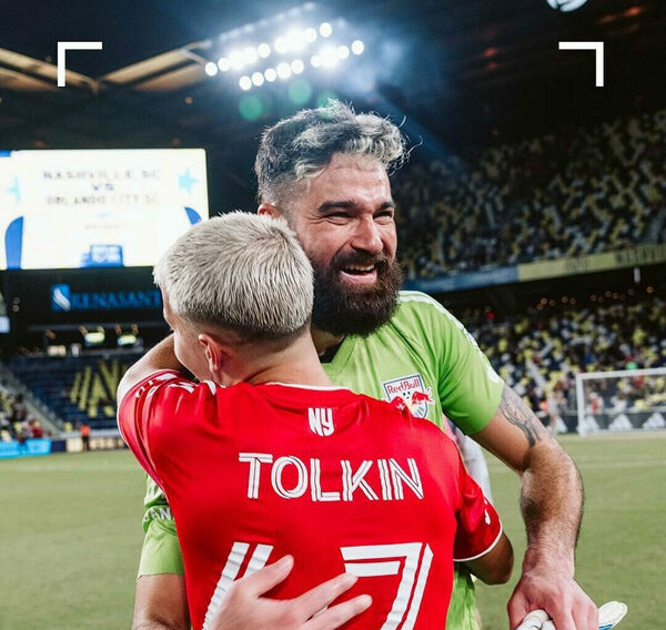 Versus / Con Carlos Coronel siendo figura, New York Red Bulls clasificó a los 'Playoffs' de la MLS