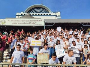 Exfuncionarios de Itaipú exigen respuesta de Peña desde Caacupé - Nacionales - ABC Color