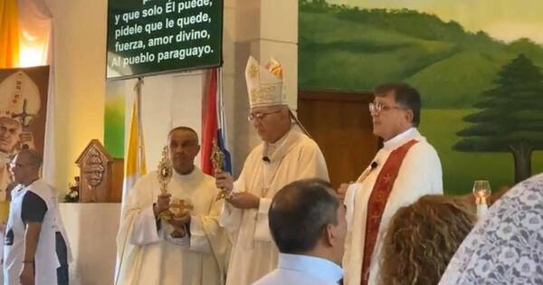 La Nación / Reliquia de San Juan Pablo II fue entronizada durante misa en honor a San Charbel