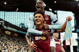 Versus / Douglas Luiz lidera una goleada del Aston Villa que se acerca a la cima