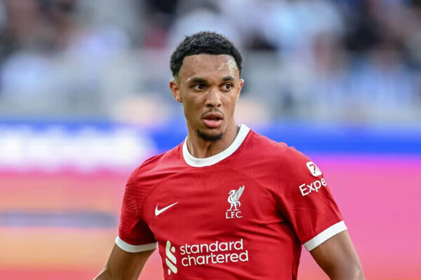 Versus / Trent Alexander-Arnold sufrió un accidente de tráfico y "esquivó la muerte por centímetros"
