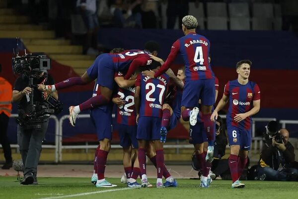 El juvenil Marc Guiu desatasca al Barça antes del clásico - Fútbol Internacional - ABC Color