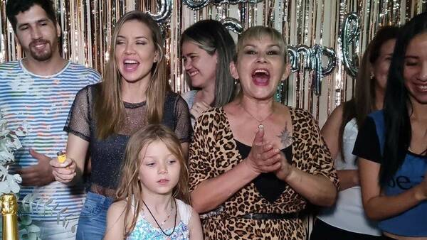 [GALERÍA] Así le festejó Dallys Ferreira su cumple a su mamá