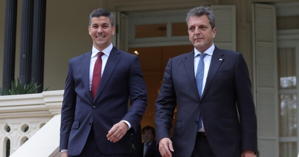 Cautela en el gobierno de Santi por la victoria de Massa en primera vuelta