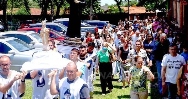 La Nación / Reliquia de San Juan Pablo II, entronizada en misa de San Chárbel
