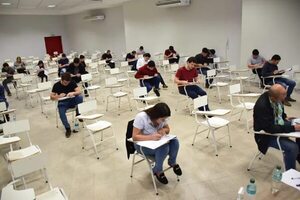 Nadie informó a preseleccionados que Yacyretá había cancelado el concurso - Economía - ABC Color