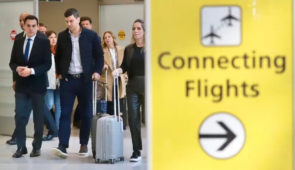 Santiago Peña y frondosa comitiva inician periplo en Washington DC - Política - ABC Color