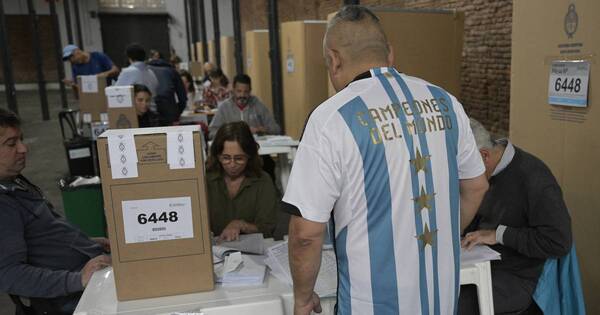 La Nación / Argentina definirá en balotaje: Massa 36,68 % vs. Milei 29, 98 %