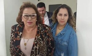 Esposa y nuera de RGD declaran ante Fiscalía en causa por lavado de dinero - Nacionales - ABC Color