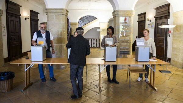 La derecha gana las elecciones parlamentarias en Suiza - Informatepy.com