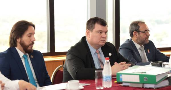 La Nación / En IPS “hasta le mintieron a la Contraloría”, dice senador de Comisión Bicameral