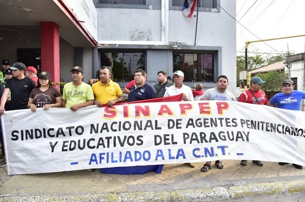 Guardiacárceles protestan y anuncian huelga de hambre