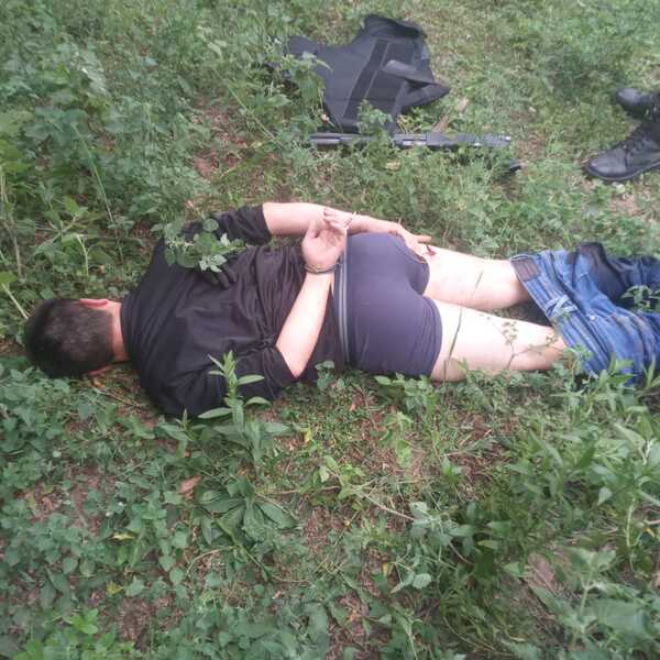 Dos detenidos tras persecución policial y disparos en Ypané | 1000 Noticias