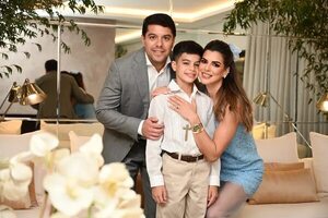 El hijo mayor de Tere Codas y Didier Arias recibió la primera comunión - Gente - ABC Color