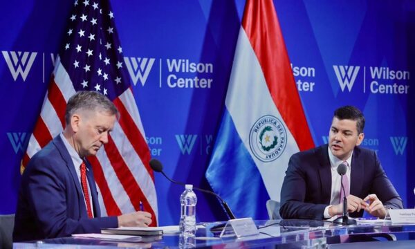 Presidente comparte fortalezas del Paraguay