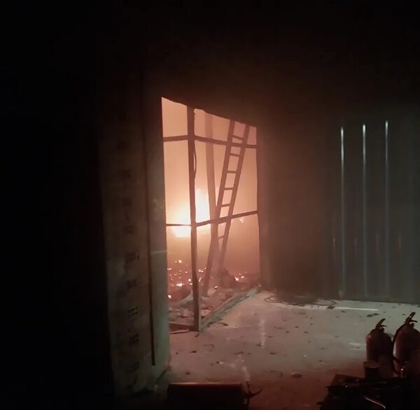 Incendio destruye depósito en Ciudad del Este - ABC en el Este - ABC Color