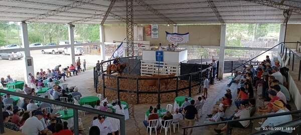 Exitosa trigésimo primera feria de la Regional Ñeembucú de la Asociación Rural del Paraguay | RADIO NACIONAL
