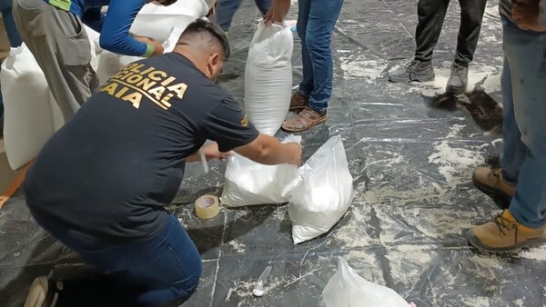 Criminales buscaban "exportar" cocaína en polvo para evadir controles, afirma la Policía