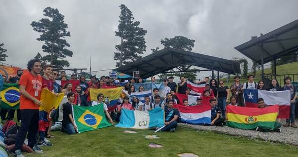 Delegación paraguaya gana medalla de oro tras participar en la Olimpiada de Astronomía y Astronáutica