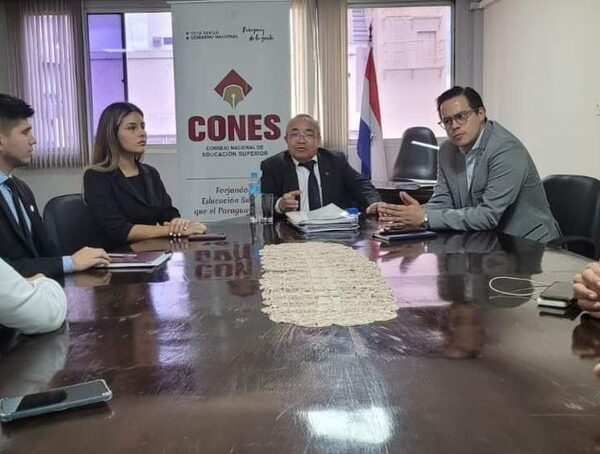 Clarito Rojas: “El CONES tiene limitaciones para actuar en casos de títulos irregulares” · Radio Monumental 1080 AM