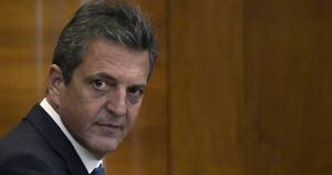 La Nación / Bolsa de Argentina se desploma 10 % tras sorpresivo triunfo de Massa