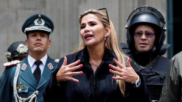 Justicia boliviana pide 30 años de prisión para expresidente Áñez por “genocidio” | 1000 Noticias