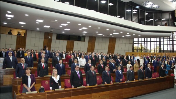 “Que afuera del Senado vayan a hacer su tesapo’e”