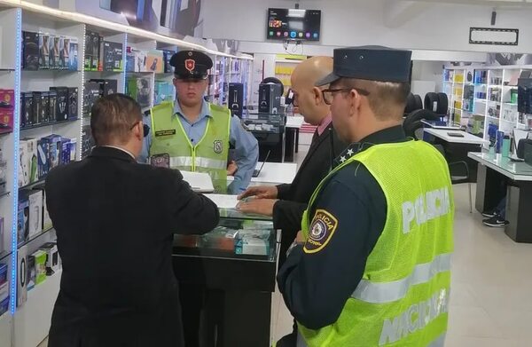 Otra estafa a turista brasileño en el microcentro esteño - ABC en el Este - ABC Color