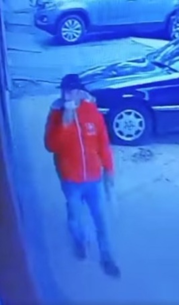 En cuestión de segundos delincuente roba un auto en San Lorezo