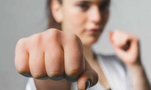 Profesora de taekwondo logró detener a un asaltante y recuperó el teléfono de su amiga – Prensa 5