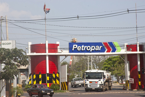 Hallan irregularidades en Petropar y notifican a la Fiscalía | 1000 Noticias