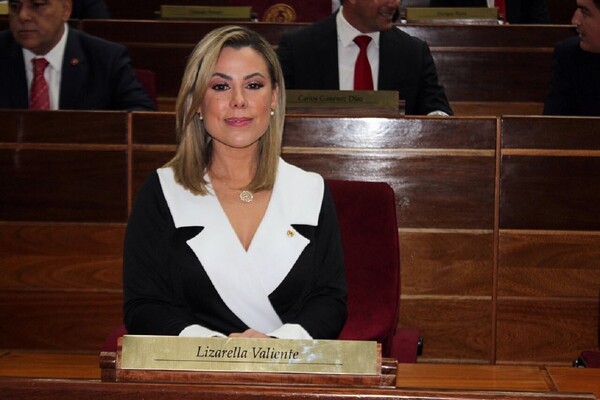 Lizarella Valiente- Senadora