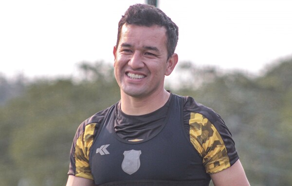 Bajas en el aurinegro: Camacho y Fariña no estarán presentes ante Olimpia