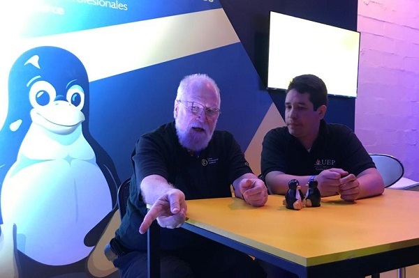 Equidad y enseñanza de moralidad en tecnología: El entrevistamos a Jon “Madddog” Hall