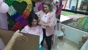 Entregan pelucas de cabello natural a pacientes oncológicos de Encarnación - Nacionales - ABC Color