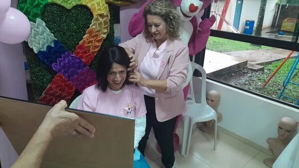 Entregan pelucas de cabello natural a pacientes oncológicos de Encarnación - Nacionales - ABC Color