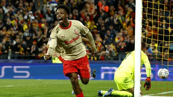 El Lens arranca un empate al PSV que complica a los neerlandeses