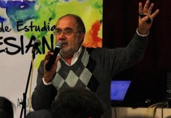 «Especímenes como Hernán Rivas son producto del poco valor que este país da a la educación»