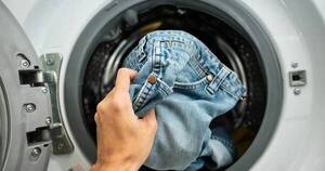 La Nación / Los jeans, ¿se pueden meter o no al lavarropas?