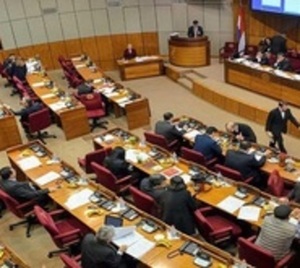 Presentan adenda para aumentar dieta de parlamentarios - Paraguay.com