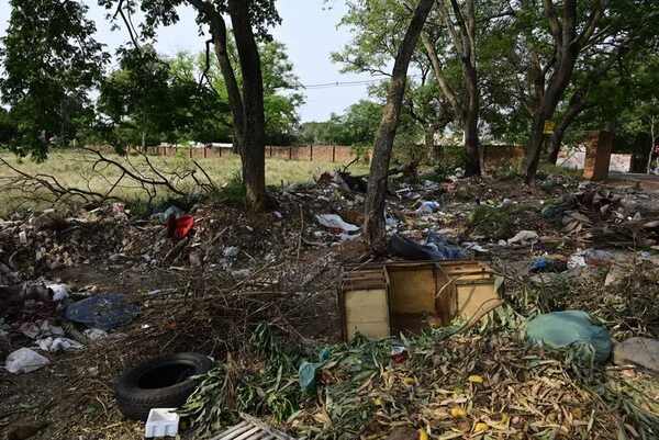 En Itá Pytã Punta claman limpieza de gran terreno de ex Molinos Harineros - Nacionales - ABC Color